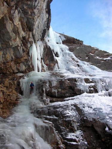 2ice climbing